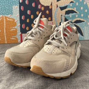 Womans Air Huarache Run TXT 'Light Bone'